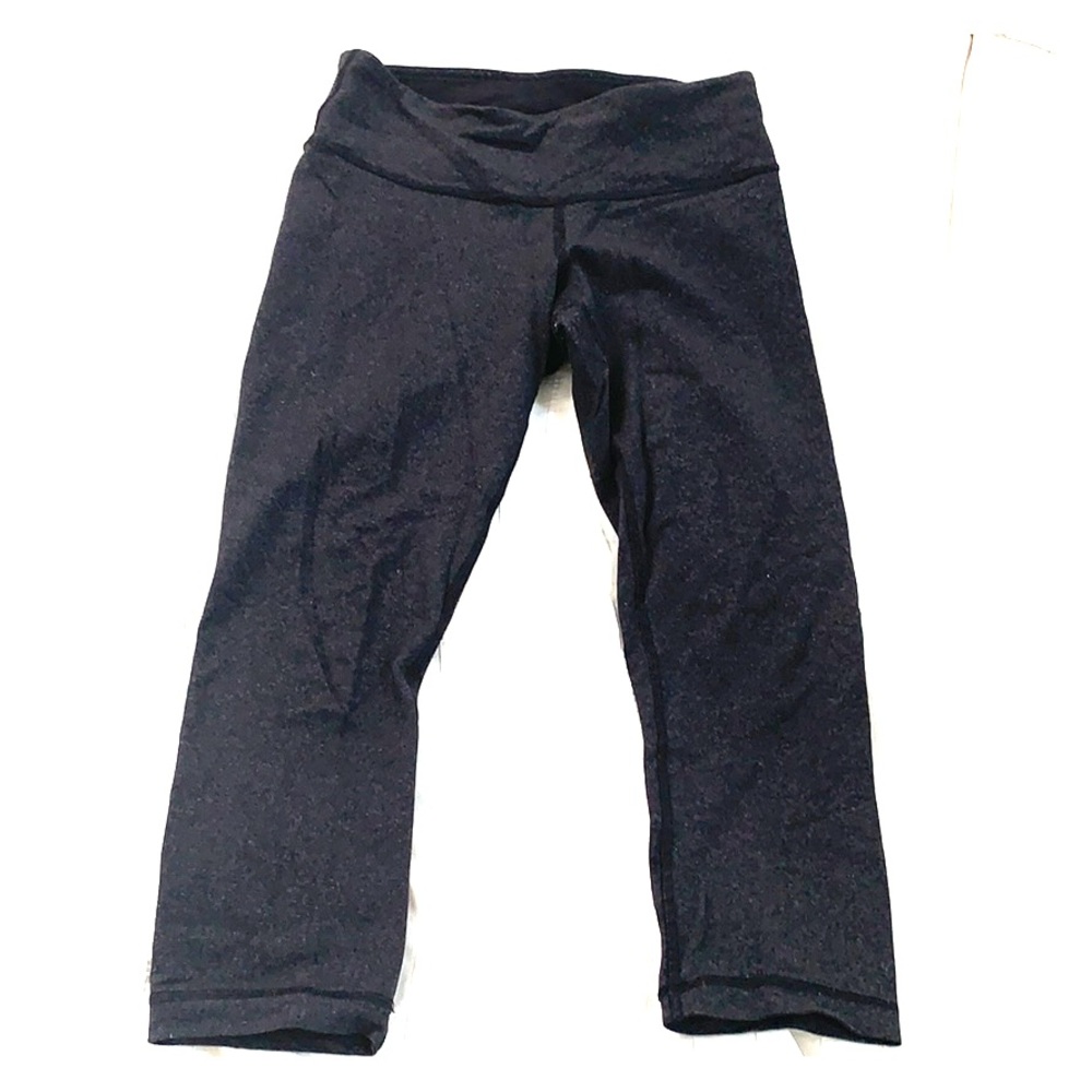 Lululemon cropped 21” wunder unders - size 4